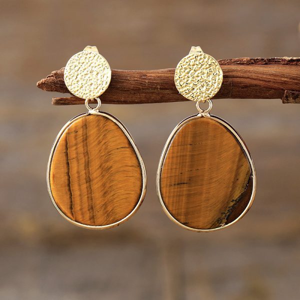 a09b4872-d49a-4566-b6e4-d42caaea4d2d.jpg High Quality Popular Old Money Style Natural Stone Crystal Eardrops Earrings