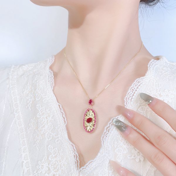 Gold-plated Simulation Red Corundum Design Old Money Style Suit