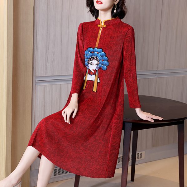 Middle-aged Mother's Red Dress Spring